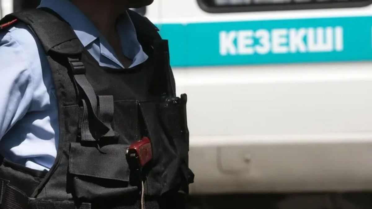 «Дәмханада ескерту жасаған»: Өскеменде полицейді өлтіріп кетті